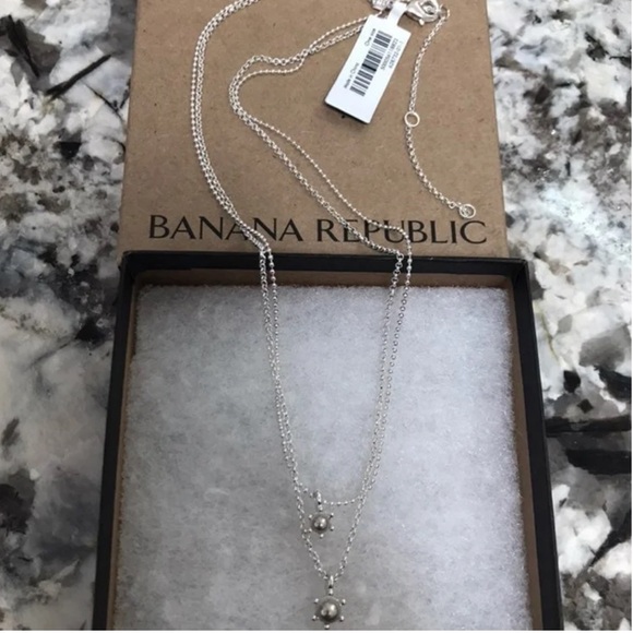 Banana Republic Delicate Pearl Layer Necklace - Picture 3 of 5